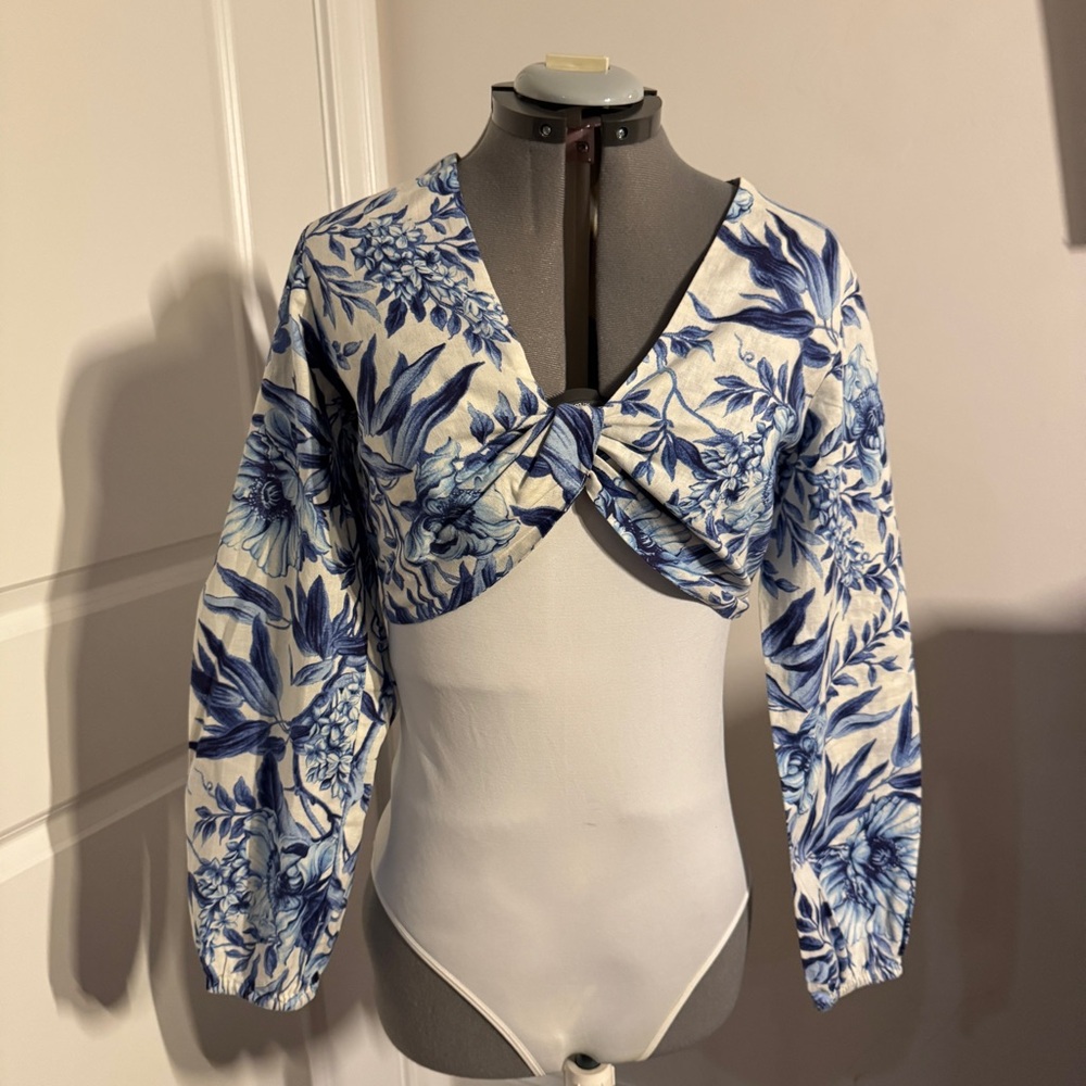 H&M Blue Floral Crop Top